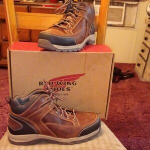 Men's 13ee Red Wing lace up boots steel toe boots